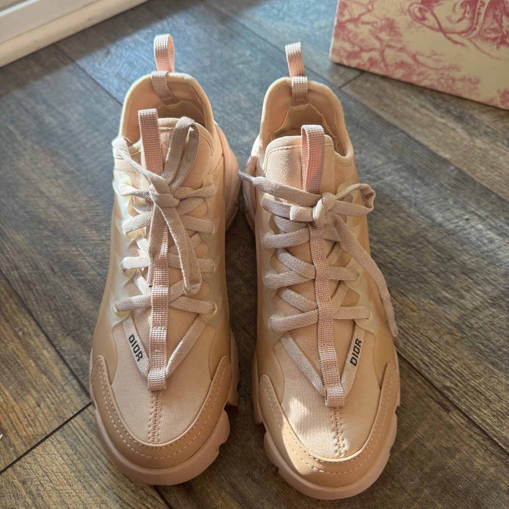 Dior Sneakers Nude